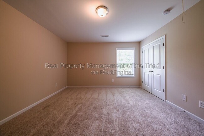 Building Photo - 832 Prince Edward Rd