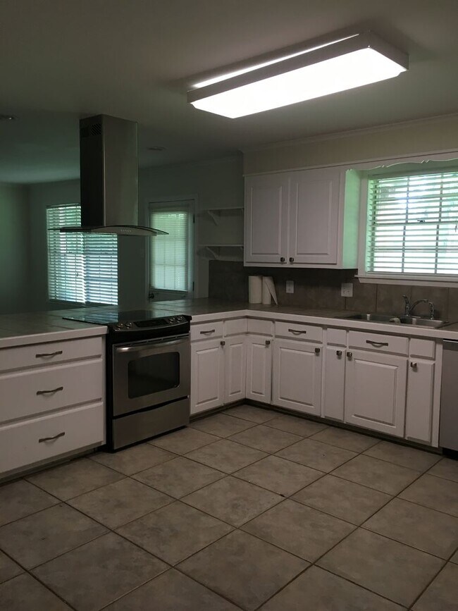 Building Photo - 3 bedroom Home for Rent