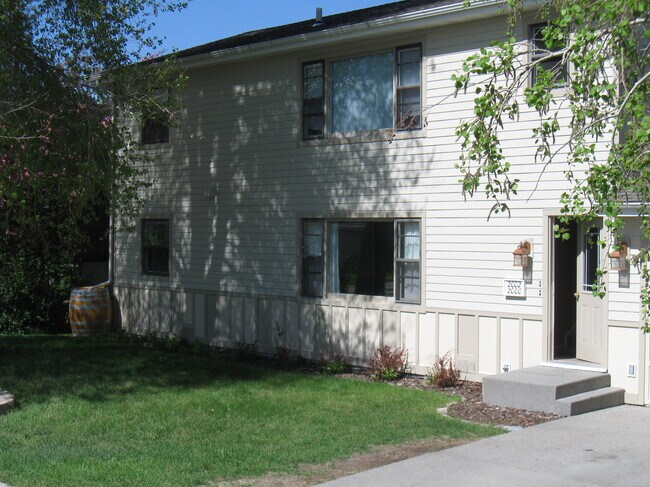 Building Photo - 2002 S Black Ave