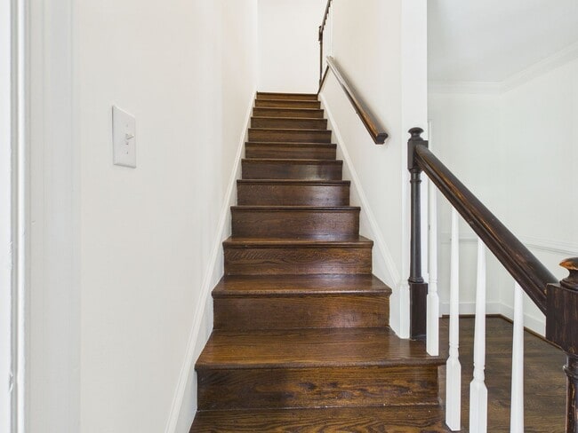 Building Photo - 1602 Harborough Rd