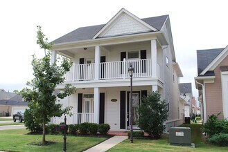 Building Photo - HARBOR TOWN