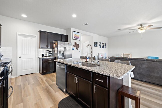 Building Photo - 1405 Fairhaven Gtwy