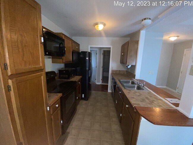 Building Photo - 6951 Calamar Dr