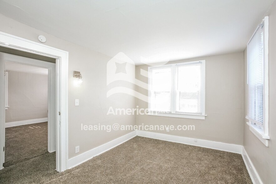 Building Photo - 1253 N Meade St