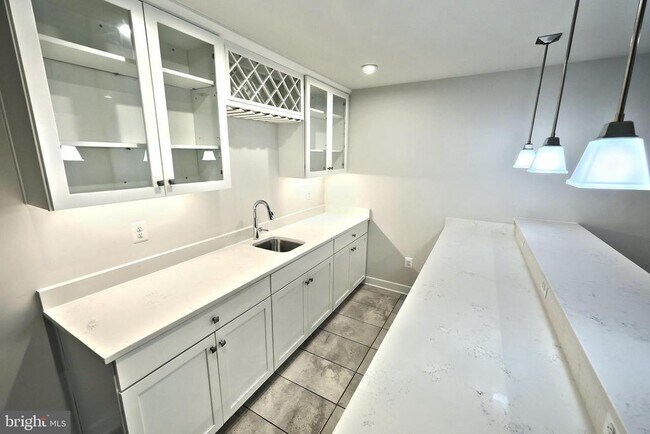 Building Photo - 12 Ervin Dr
