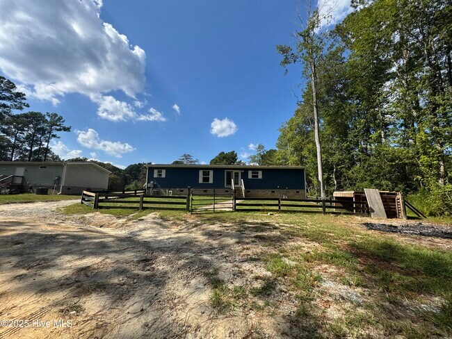 Building Photo - 162 Sandy Creek Dr