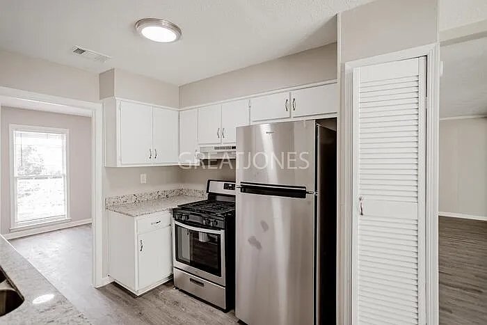 Building Photo - 134 Sycamore Ct