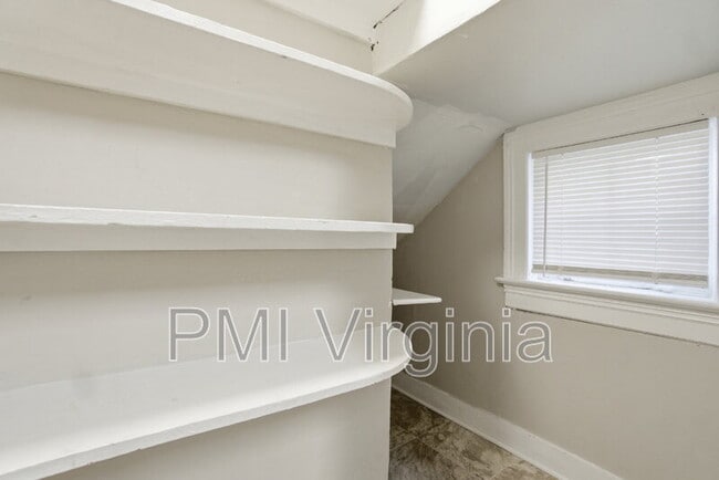 Building Photo - 630 W 36th St