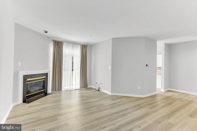 Building Photo - 9411 Royal Bonnet Terrace