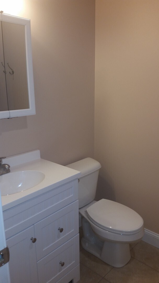 Building Photo - 405 Hampshire St