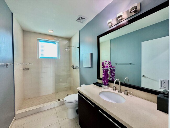 Building Photo - 7928 East Dr