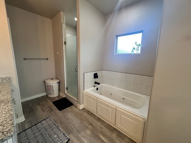 Building Photo - 4 Bed 2 bath Frenship ISD
