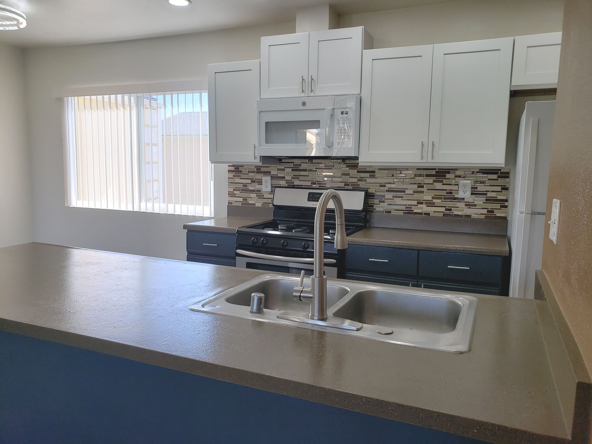 Building Photo - 1261 Victor St