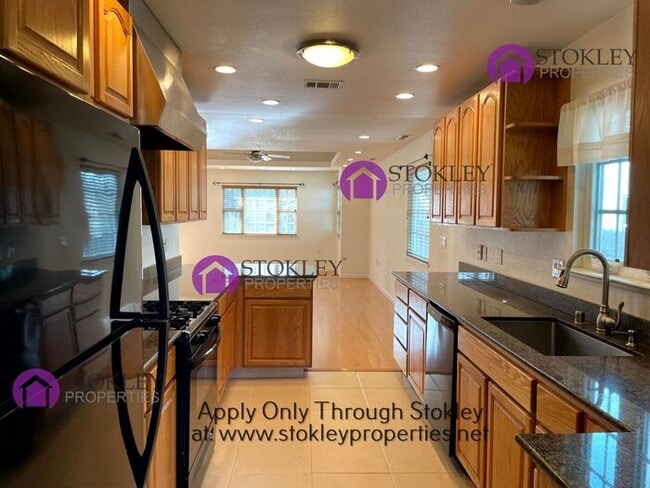 Building Photo - 2981 Pacific St