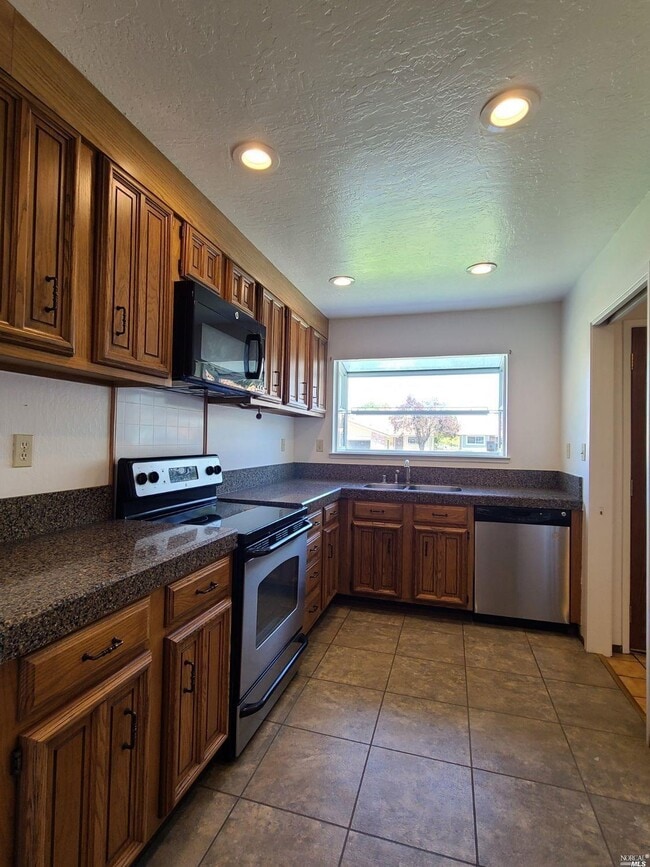 Building Photo - 106 Bryce Way
