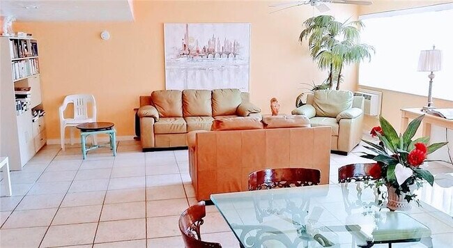 Building Photo - 625 Antioch Ave