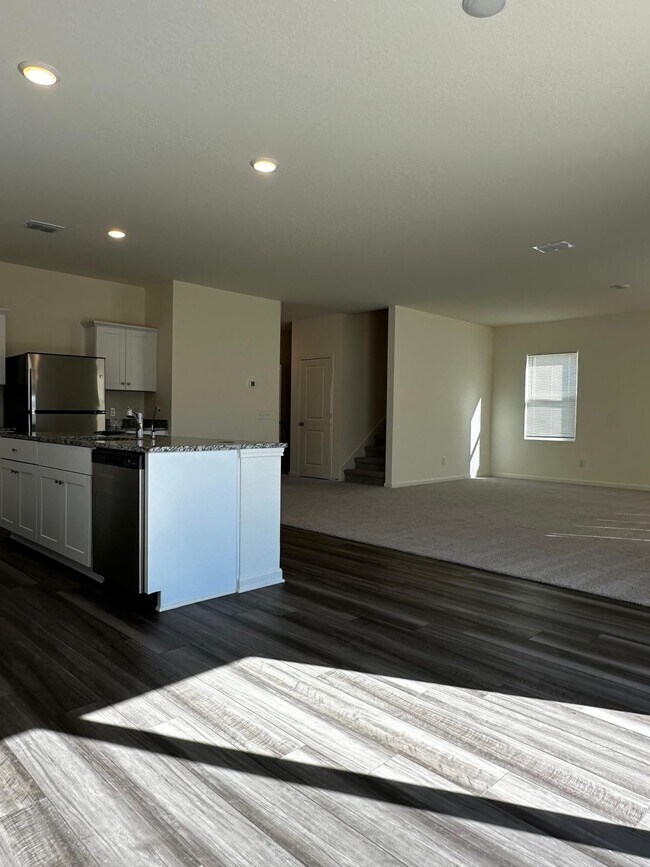 Building Photo - 14402 Woodland Holw