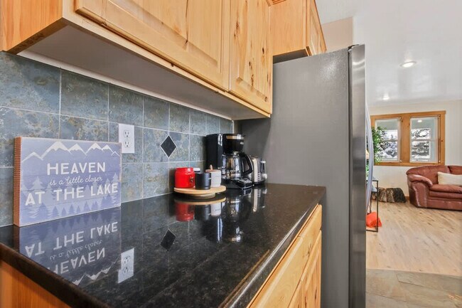 Building Photo - 130 Par Dr