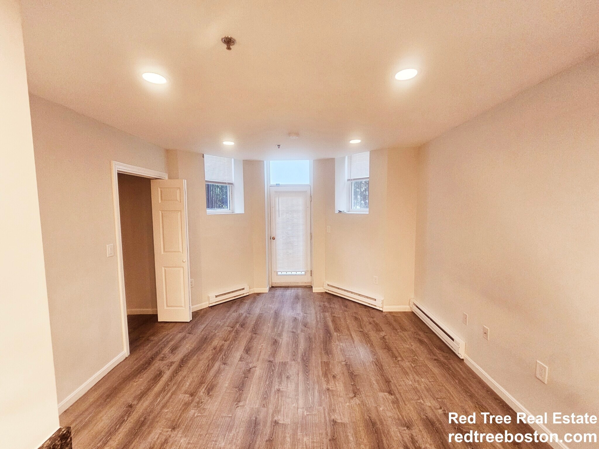 Building Photo - 24 Queensberry St