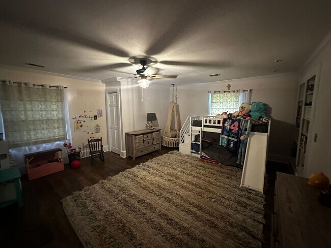 Building Photo - 105 Bear Creek Ct