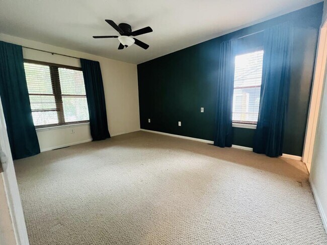Building Photo - 1002 Timber Creek Dr