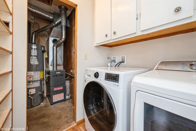 Building Photo - 3740 Kencrest Dr NE