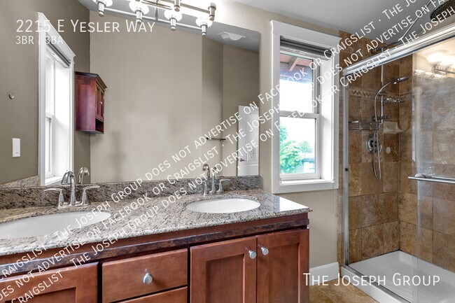 Building Photo - 2215 E Yesler Wy