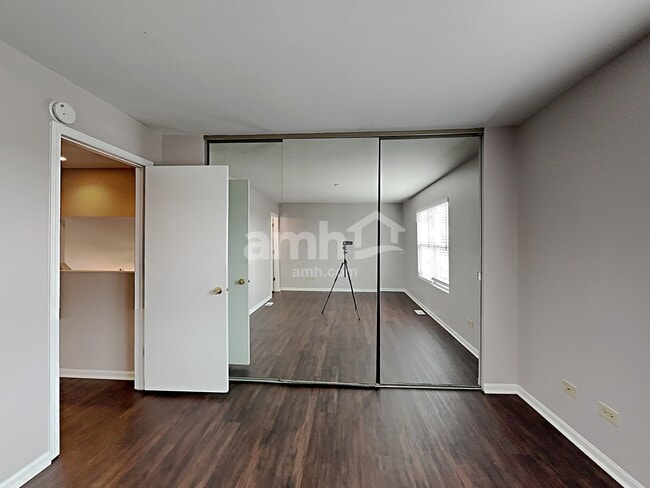 Building Photo - 5756 Emerald Pointe Dr