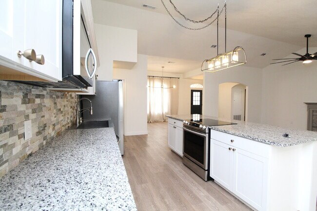 Building Photo - Stunning West Pensacola Home on Nearly an ...