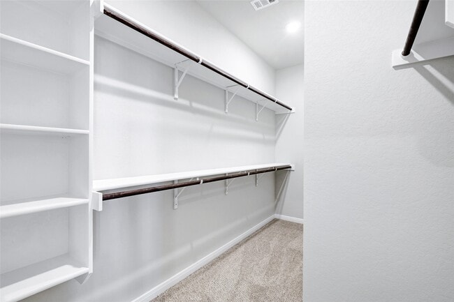 Building Photo - 324 Nespral Dr