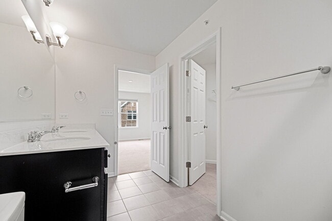 Building Photo - 4426 Monroe Ct