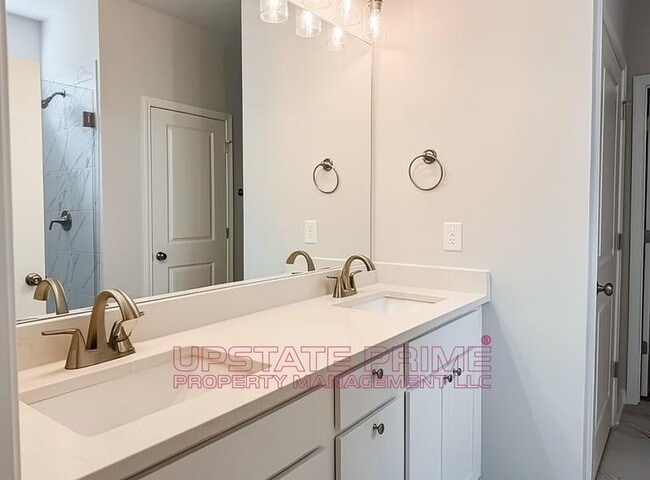 Building Photo - 610 Poinsett Bridge Wy