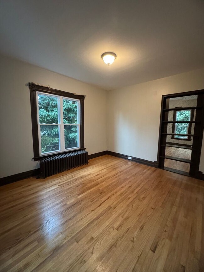 Building Photo - 9612 Bowman St