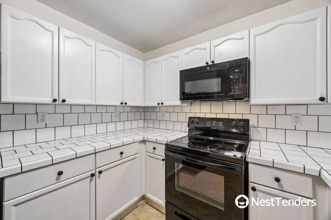 Building Photo - 31255 Paradise Cmns