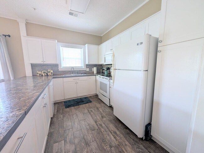 Building Photo - 2 Bed 2 Bath Condo - Long Term Rental in Myrtle Beach, SC