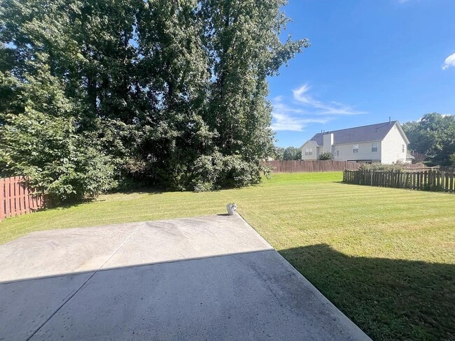 Building Photo - 703 Kingsmoor Dr