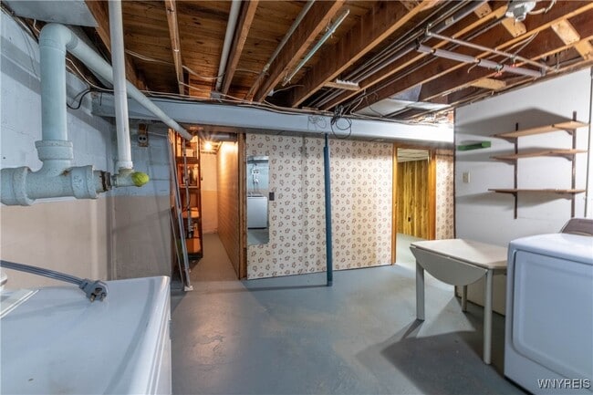 Building Photo - 194 Boncroft Dr