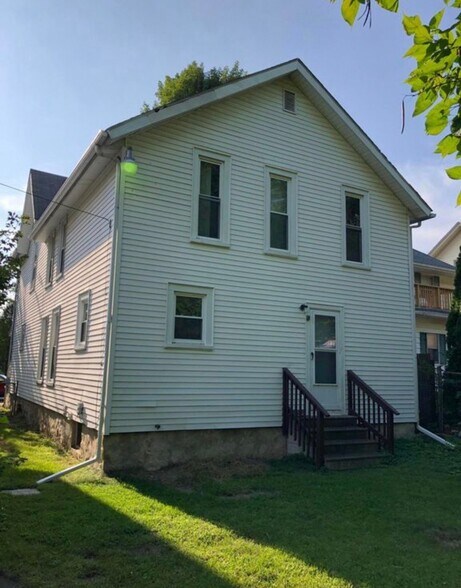 Building Photo - 611 S Jackson St