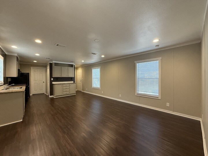 Building Photo - 113 Lillian St