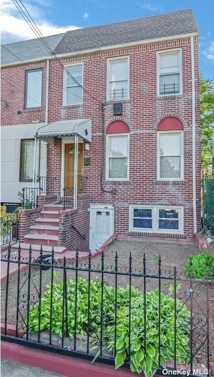 Primary Photo - 1114 Brooklyn Ave