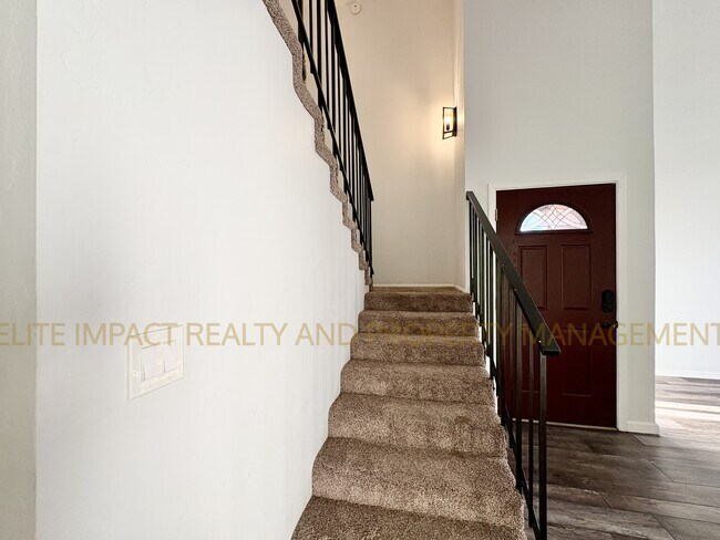 Building Photo - 1981 N Terraza de la Cienega