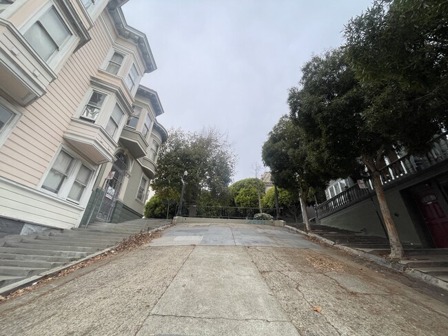 Building Photo - 1154 Kearny St