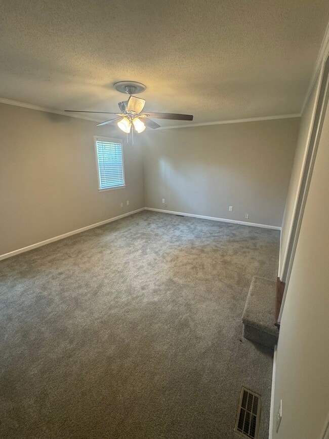 Building Photo - Available NOW in Hammond Hills!!!