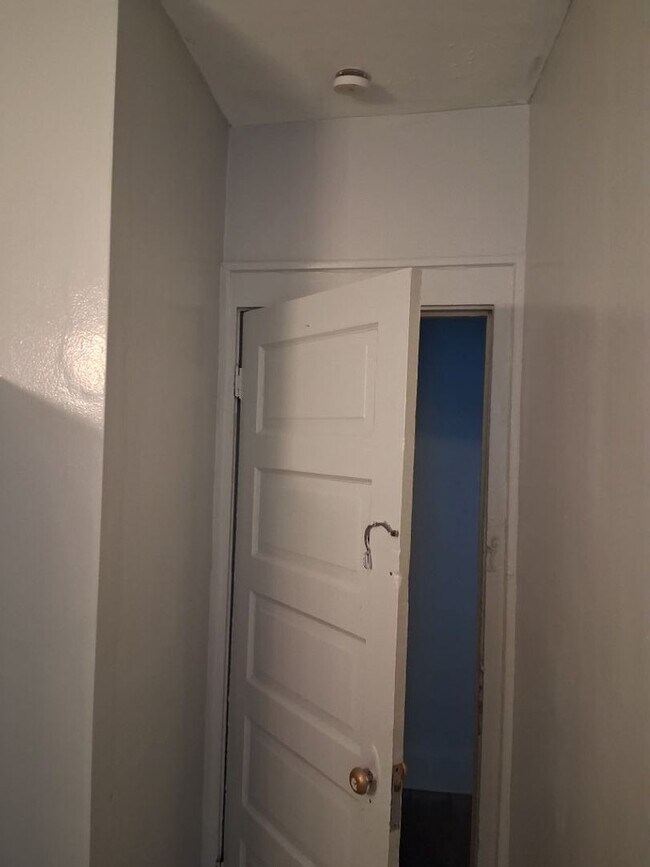 Building Photo - 4008 Ardmore Ave