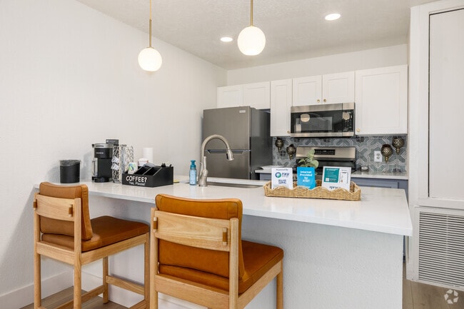 Lobby - Caldera Apartment Homes