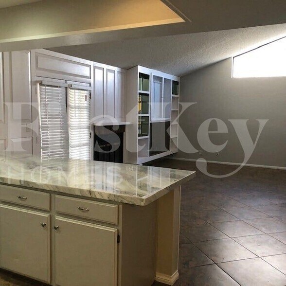 Building Photo - 7475 Babbs Ct