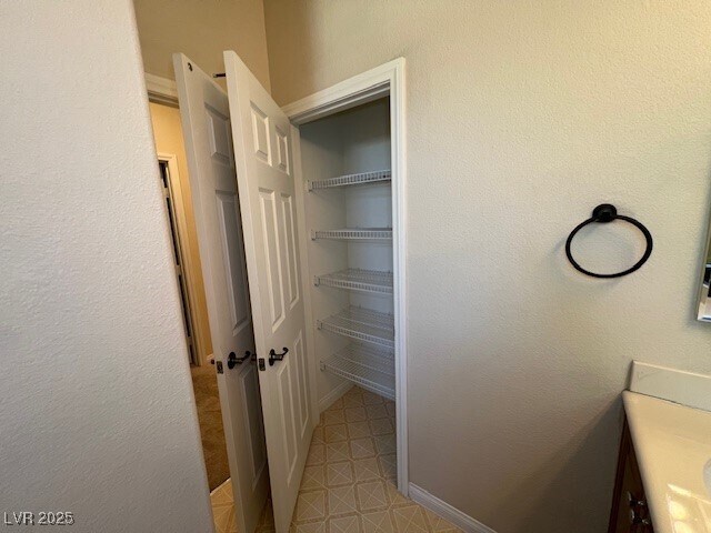 Building Photo - 18 Blue Valley Dr