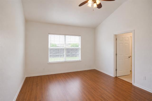 Building Photo - 320 Woodgrove Dr