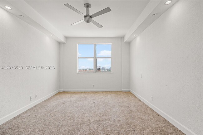 Building Photo - 401 69th St
