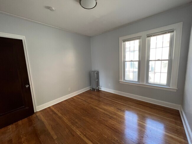 Bedroom 1 - Closet - 645 Neff Rd
